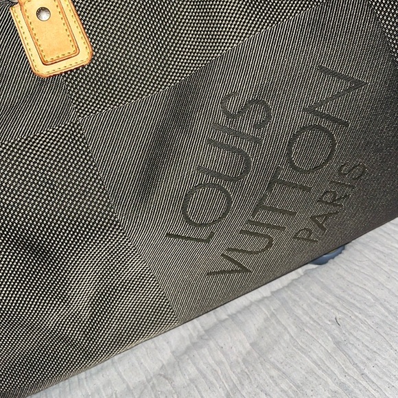 👜🤎AUTHENTIC LV CARRYALL DUFFEL BAG 👜🤎 - Picture 4 of 16